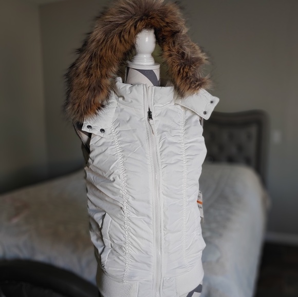American RagJuniors' Hooded Puffer Vest with faux fur - Picture 4 of 4
